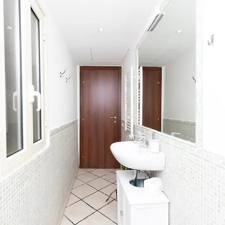San Pietro Terrace Apartment *